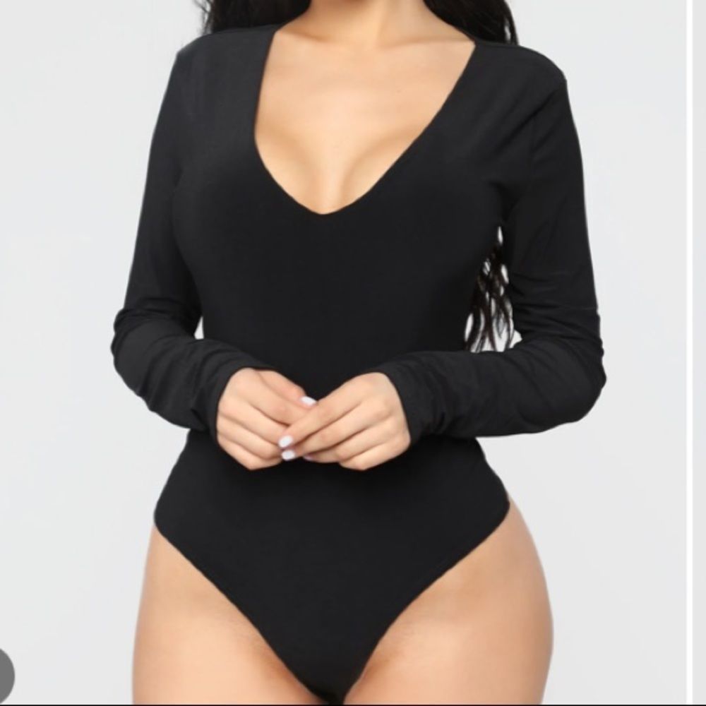 V Neck Bodysuit in Black Size XS